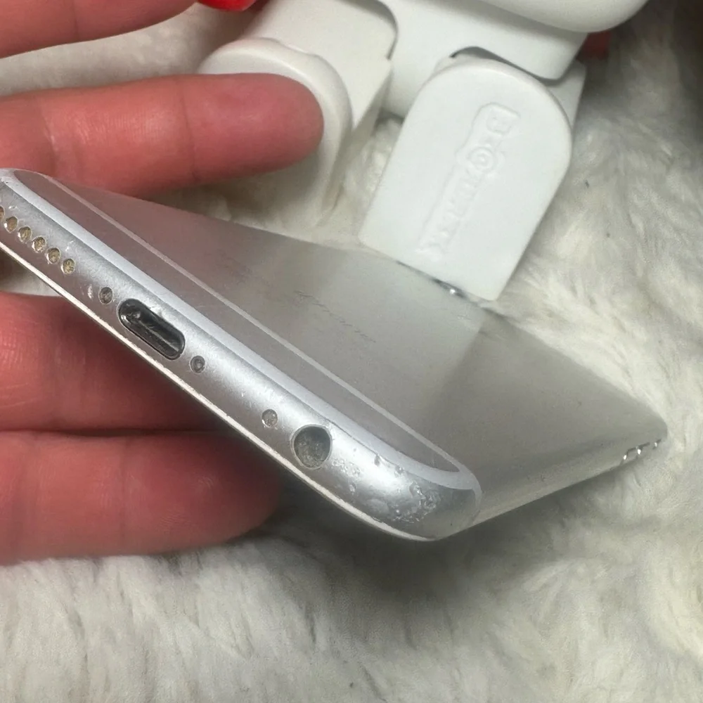 Apple  iPhone 6 Silver 128 GB AT&T (read)